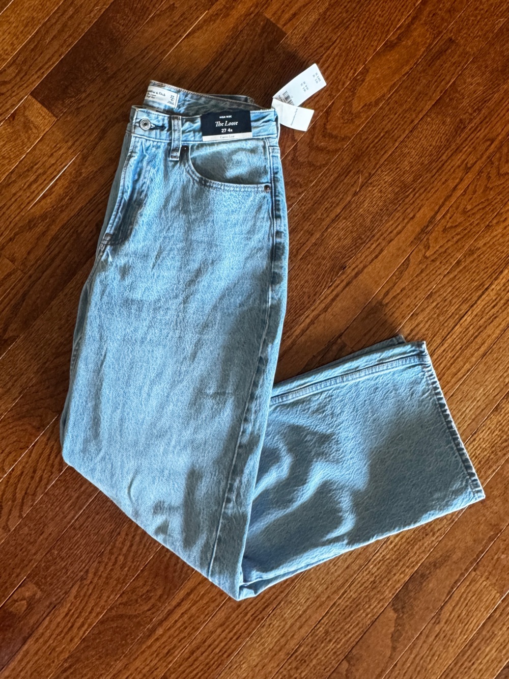 NWT Abercrombie Curve Love The Loose High Rise Jeans Size 27 4R Light Wash
